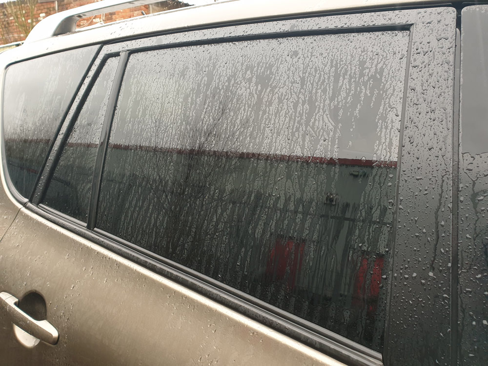 Toyota Rav4 XT-R D4D Door window glass driver side rear